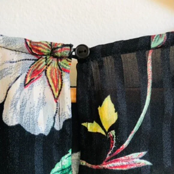 Pretty Floral Sheer Top by Dex the Suit Shop NYC - Picture 12 of 14